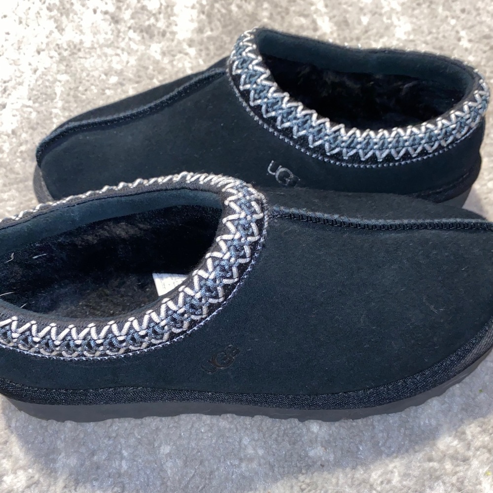 Ugg Tasman in Black